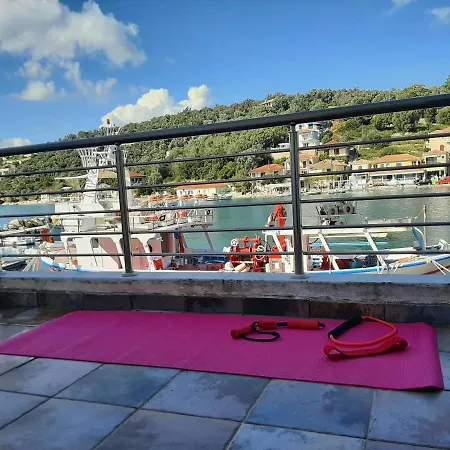 Xaradiotis House - A Modern Away From