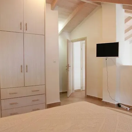 Xaradiotis House - A Modern Away From Katoméri