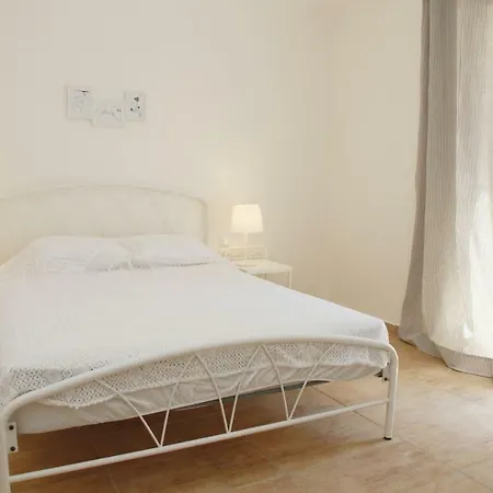 Xaradiotis House - A Modern Away From Nyaraló *