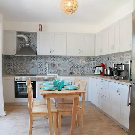 Xaradiotis House - A Modern Away From Katoméri