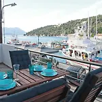 Xaradiotis House - A Modern Away From *